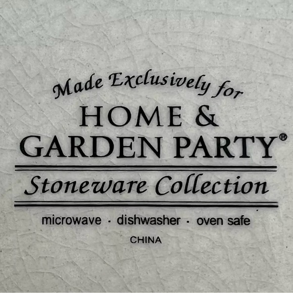 Vintage Home & Garden Stonewear Collection Bumble Bee Design Pot - Picture 6 of 6